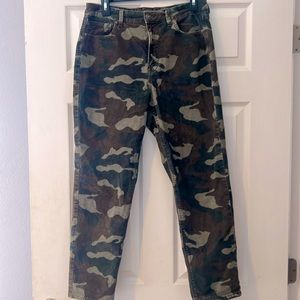 American Eagle Super Stretch Camouflage Mom Jeans